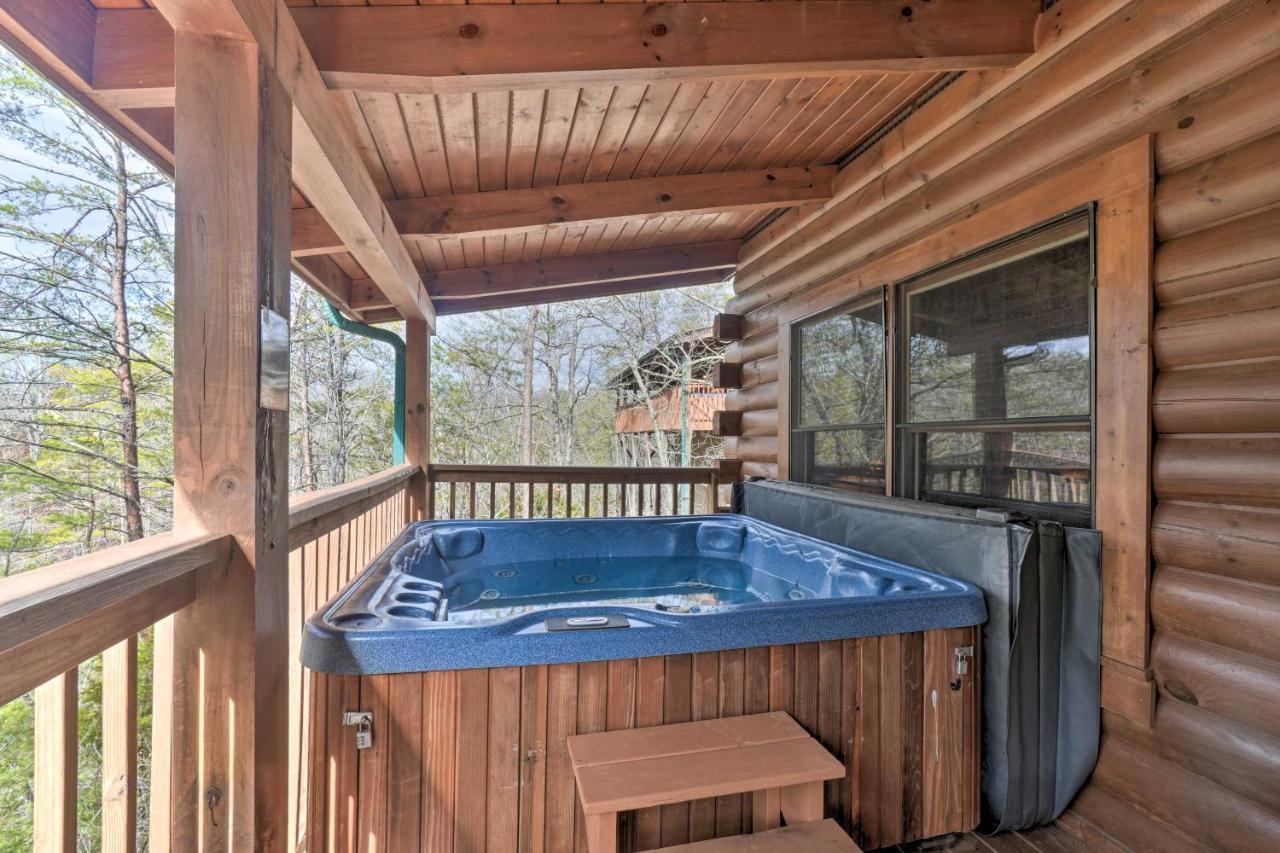 Inviting Sevierville Cabin With Deck And Hot Tub! Exterior photo