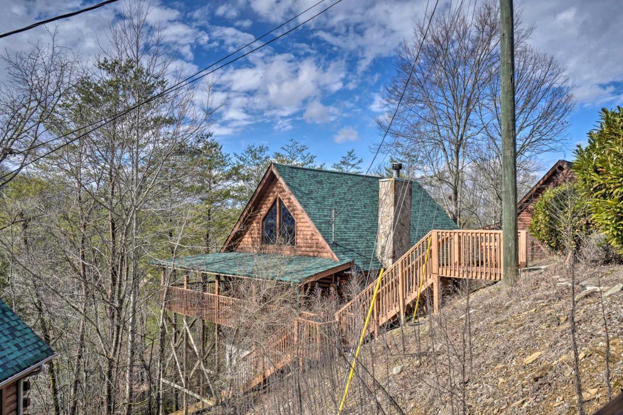 Inviting Sevierville Cabin With Deck And Hot Tub! Exterior photo